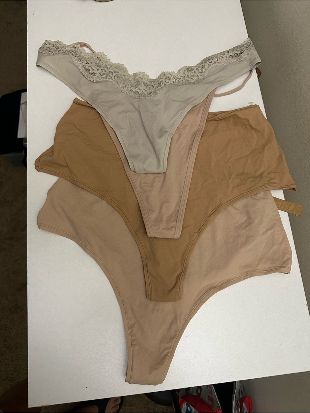 Skims Thong Lot